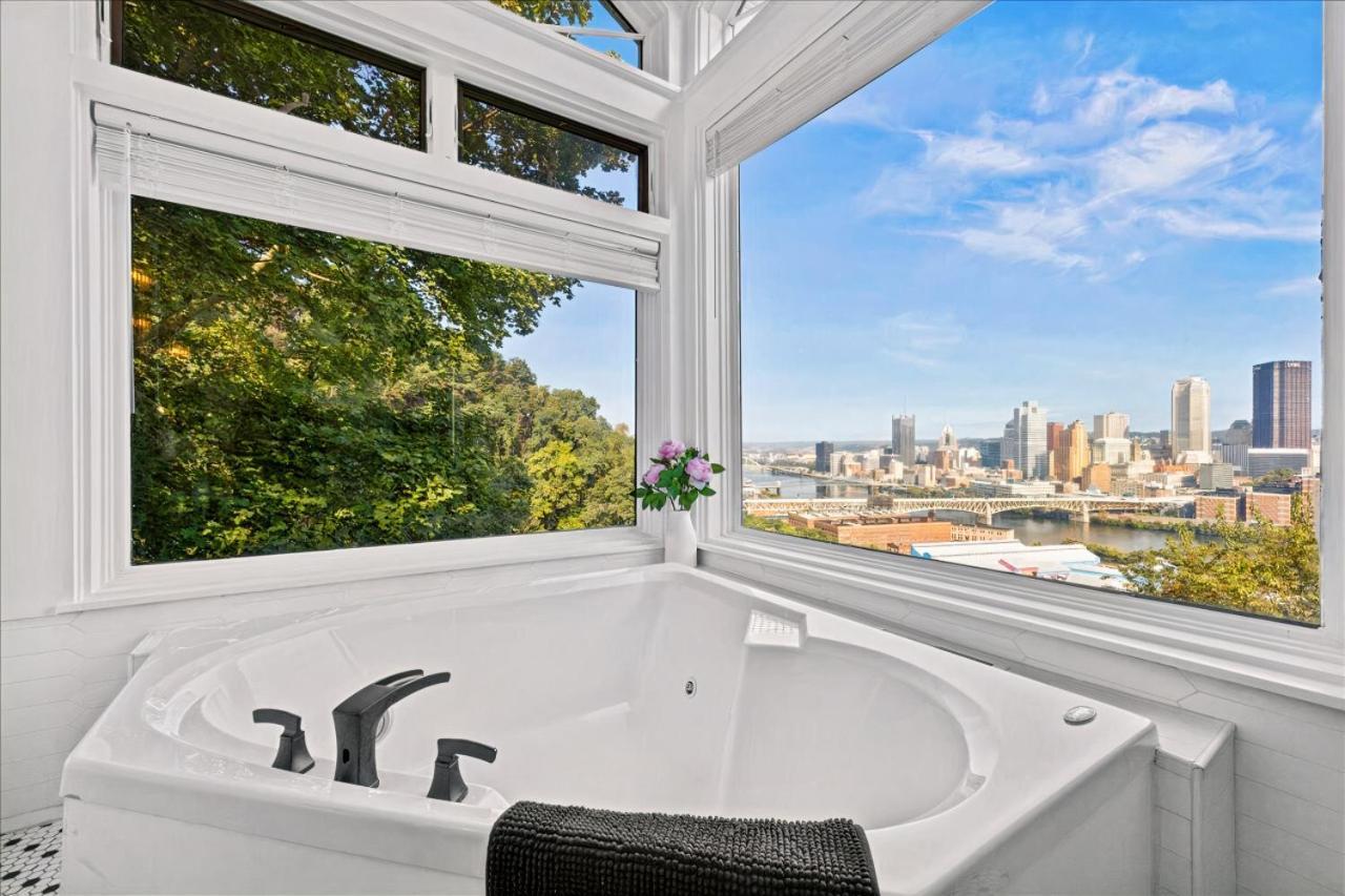 Stunning Views From Stylish 3-bedroom