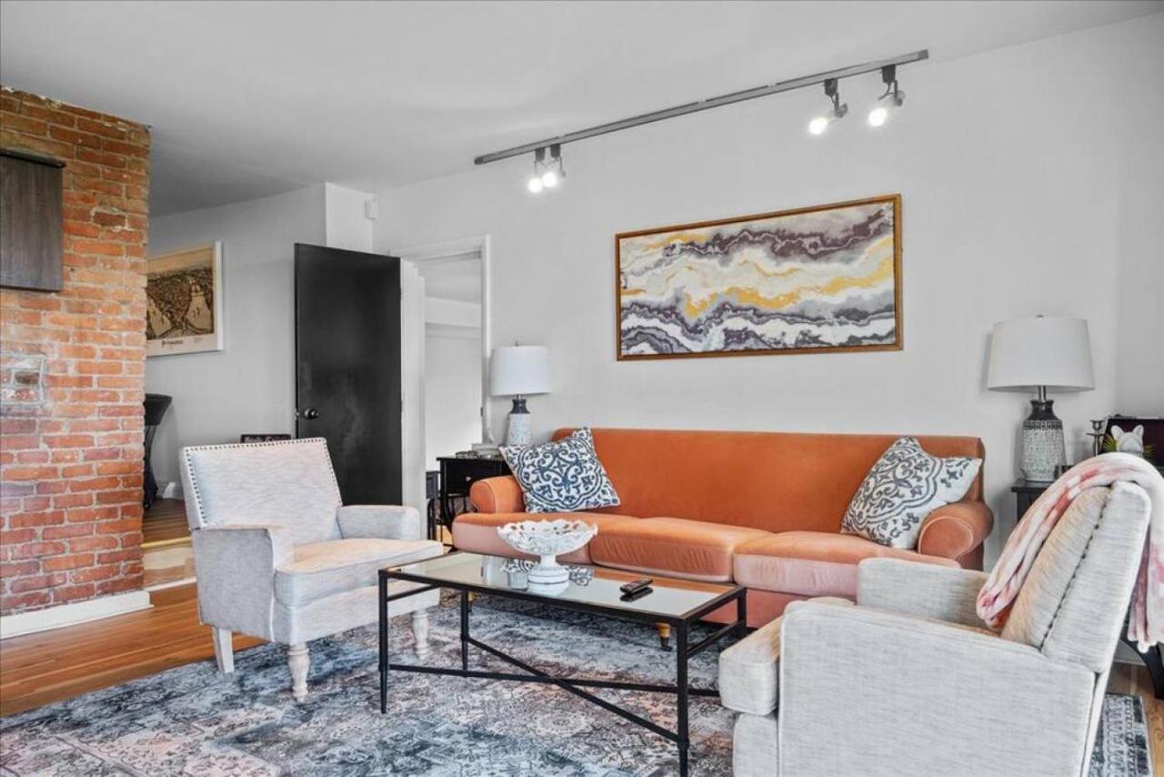 Stunning Views From Stylish 3-bedroom Pittsburgh